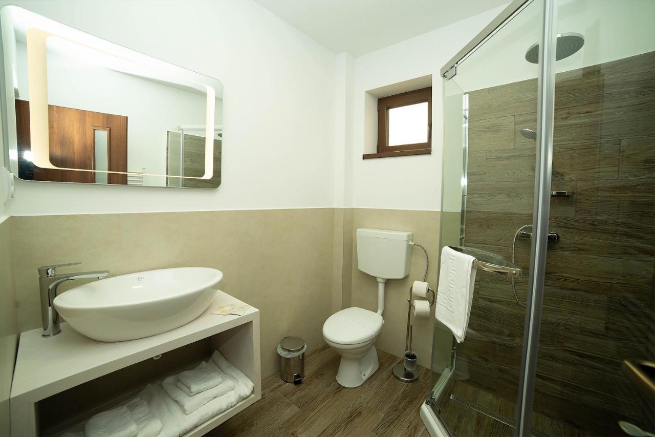 Pensiunea Casablanca Reghin Dış mekan fotoğraf